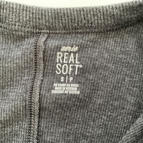 Aerie Real Soft Henley T-Shirt Sz S Gray Bella Swan Essential Layering Thermal - Picture 3 of 11
